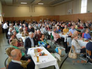 Gut besuchte Turnhalle